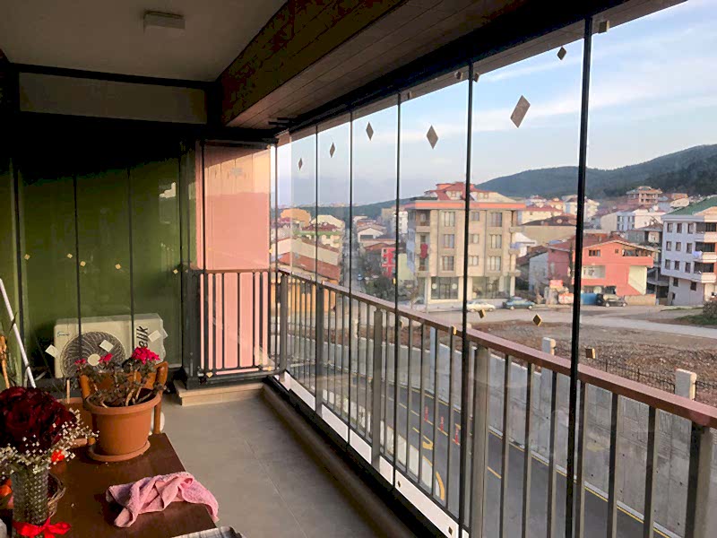 Aydos_Country_ic_Cam_Balkon_M.BLOK
