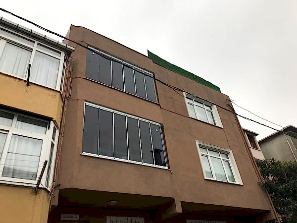 Yavuztürk Cam Balkon Dış Füme Cam Balkon