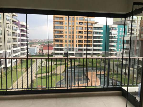 Antrasit gri Aydos Sitesi S blok Cam Balkon ic Görünüm
